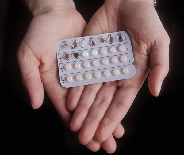 Ngày càng có nhiều phụ nữ thắc mắc “Có kinh sớm có phải mang thai không?” trong quá trình sử dụng các loại thuốc có khả năng ảnh hưởng đến kỳ kinh nguyệt