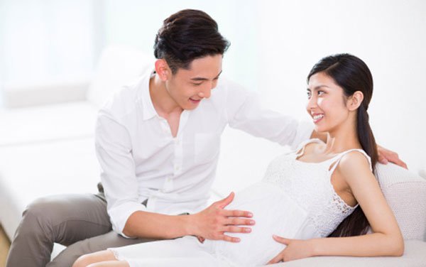 mới phát hiện có thai nên đi khám không